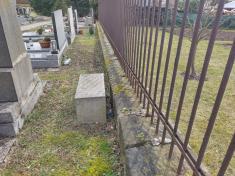 Rekonstrukce jihozápadní strany oplocení hřbitova v Nových Benátkách