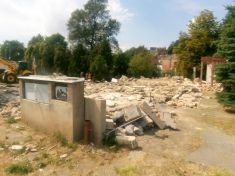 Demolice bývalé skautské klubovny v areálu MŠ Jizerka